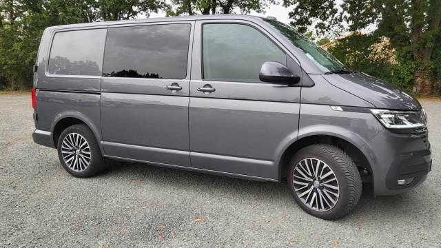 -Transporter T6.1 2.0 TDI 198 ch DSG 7 business line plus 5 places